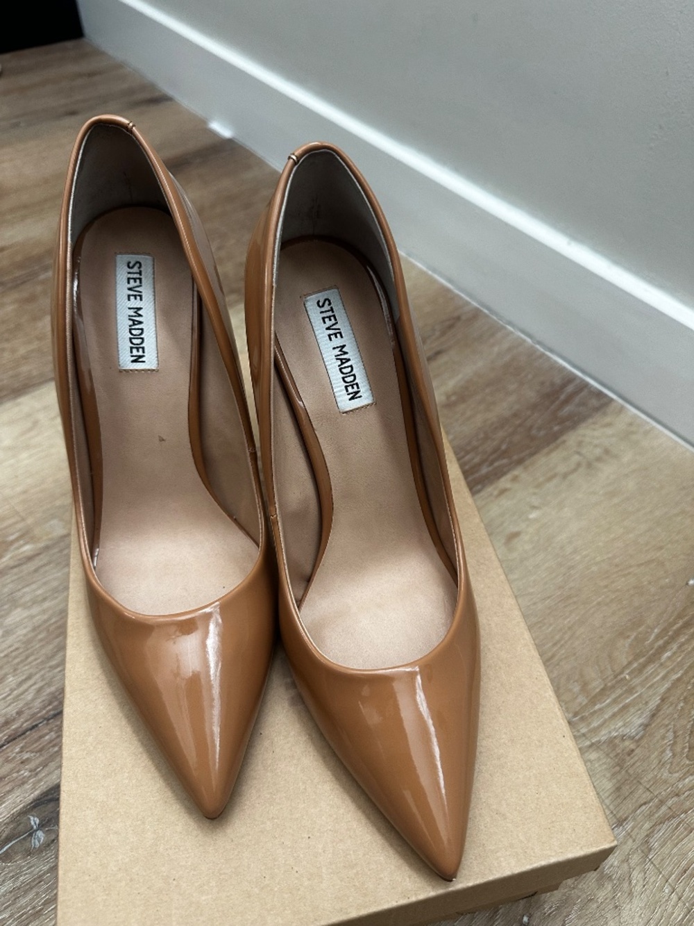 Steve Madden Tan/Nude Patent Pointed-Toe Stiletto Pumps - Picture 6 of 9
